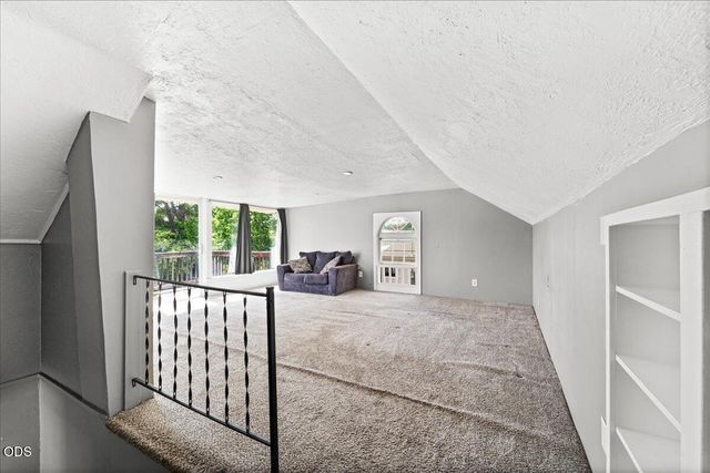 214 N Columbus Avenue, Medford, OR 97501