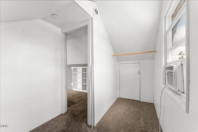 214 N Columbus Avenue, Medford, OR 97501