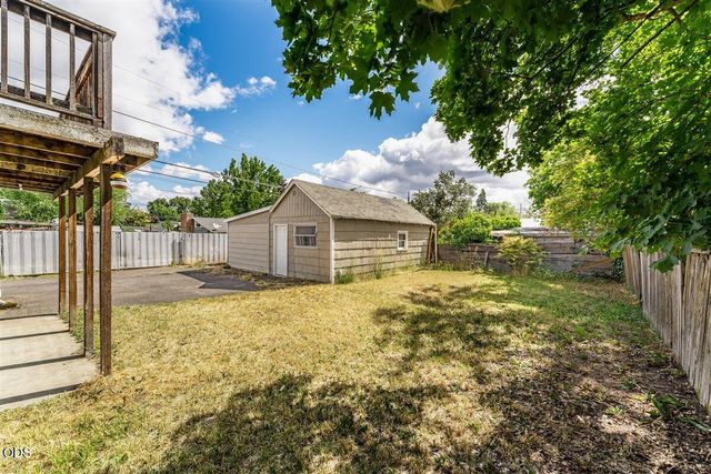 214 N Columbus Avenue, Medford, OR 97501