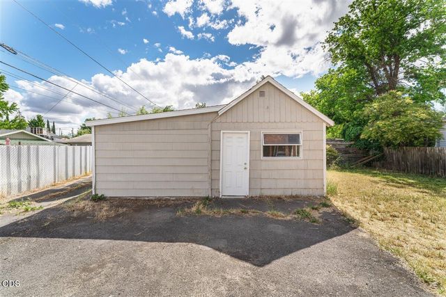 214 N Columbus Avenue, Medford, OR 97501