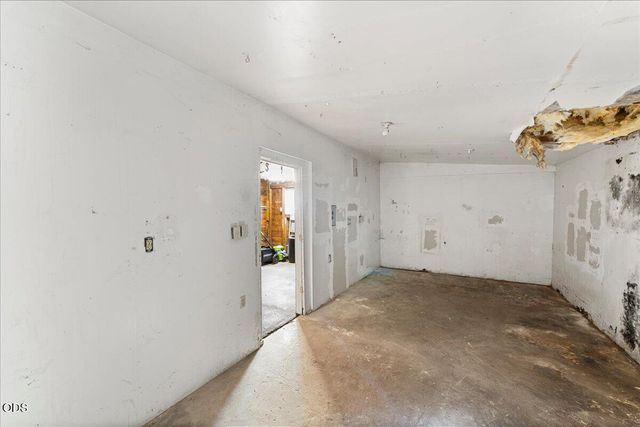 214 N Columbus Avenue, Medford, OR 97501