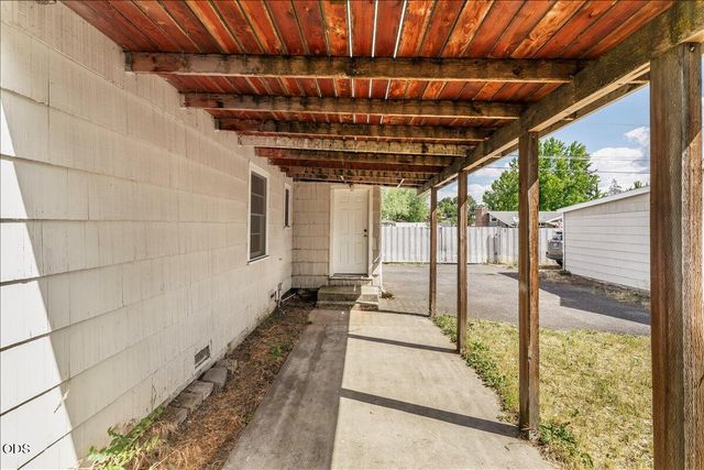 214 N Columbus Avenue, Medford, OR 97501