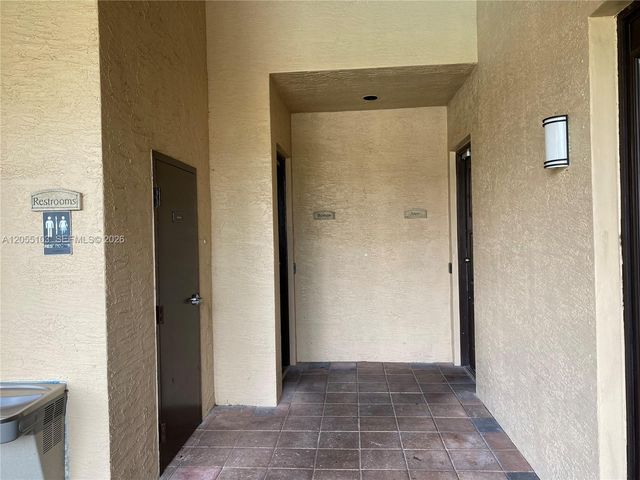 4177 N Haverhill Rd 808, West Palm Beach, FL 33417
