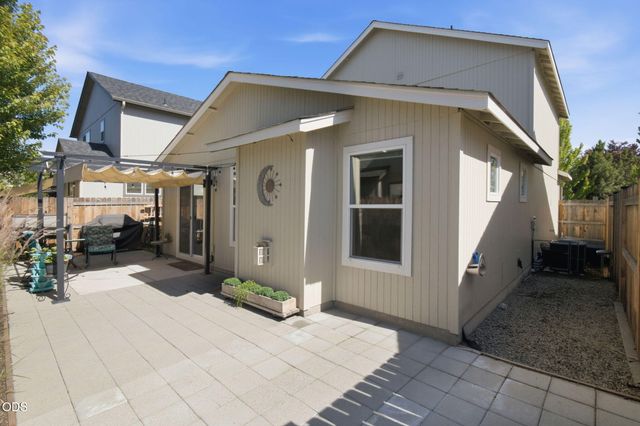 21184 Darnel Avenue, Bend, OR 97702