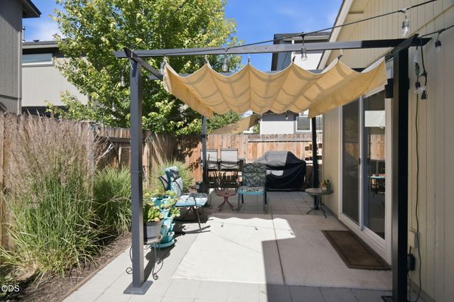 21184 Darnel Avenue, Bend, OR 97702