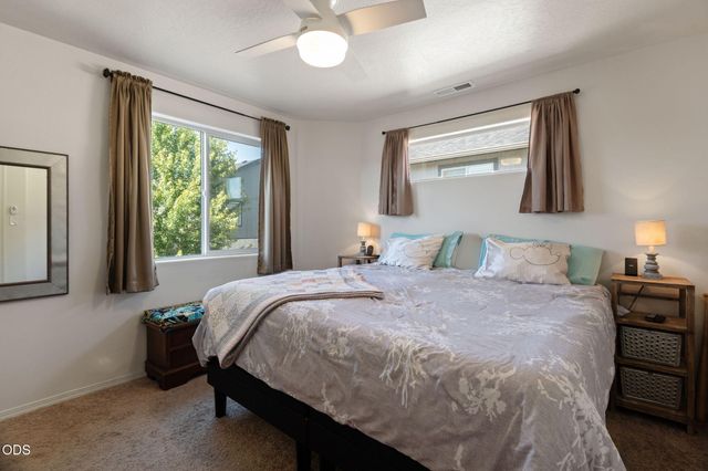 21184 Darnel Avenue, Bend, OR 97702