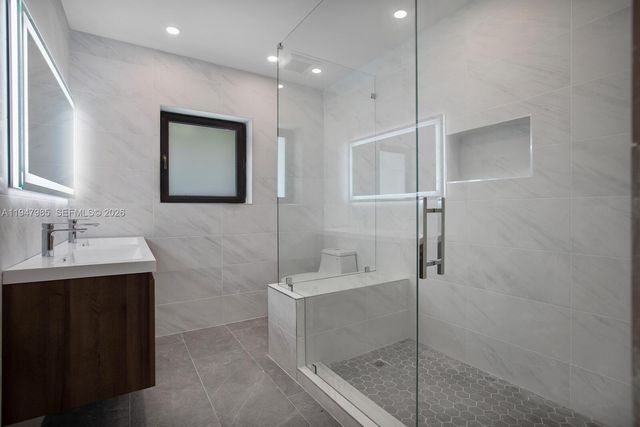 4530 N Jefferson Ave, Miami Beach, FL 33140