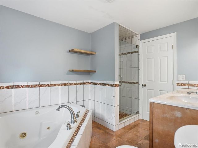 15693 Jennifer Drive, Macomb, MI 48044