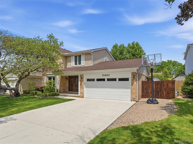 15693 Jennifer Drive, Macomb, MI 48044