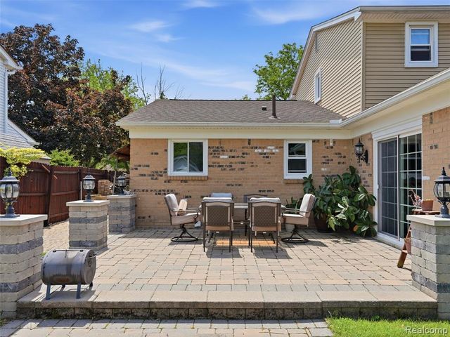 15693 Jennifer Drive, Macomb, MI 48044