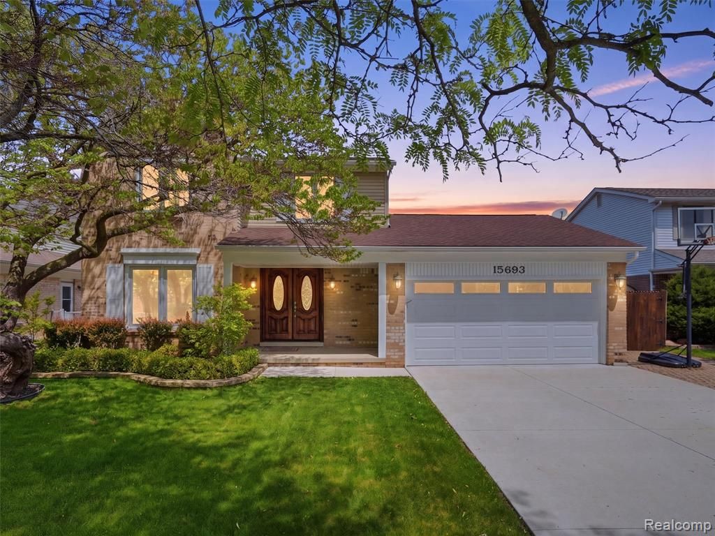 15693 Jennifer Drive, Macomb, MI 48044