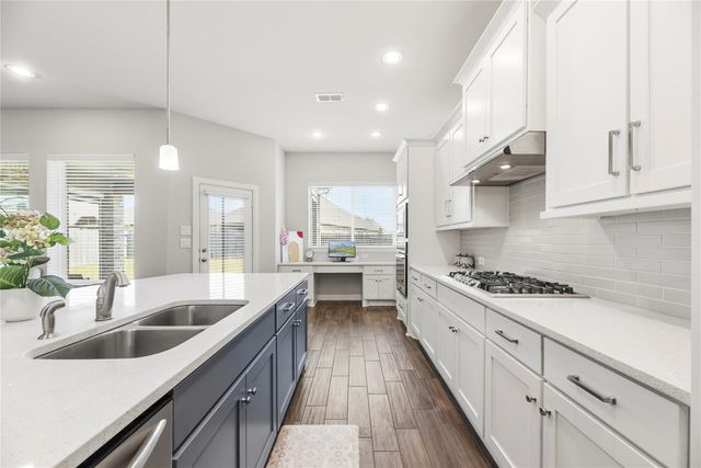 25102 Dovetail Cove Court, Tomball, TX 77375