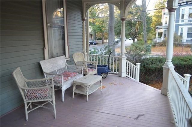 62 Cypress St 3, Brookline, MA 02445