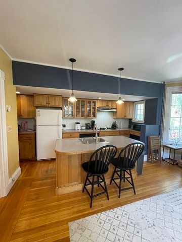 62 Cypress St 3, Brookline, MA 02445
