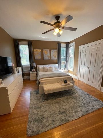 62 Cypress St 3, Brookline, MA 02445