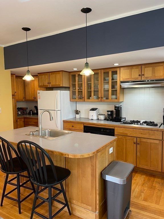 62 Cypress St 3, Brookline, MA 02445