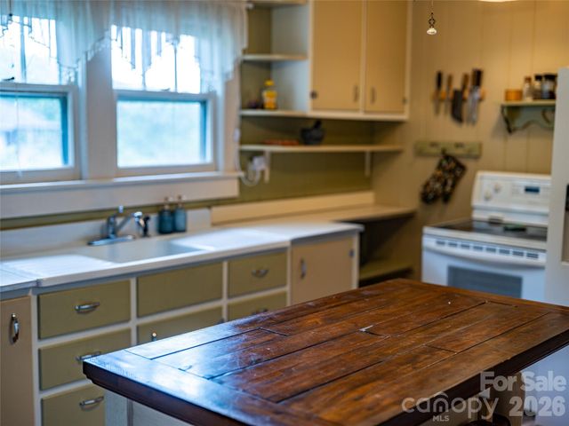 50 Rocky Branch Road, Waynesville, NC 28786