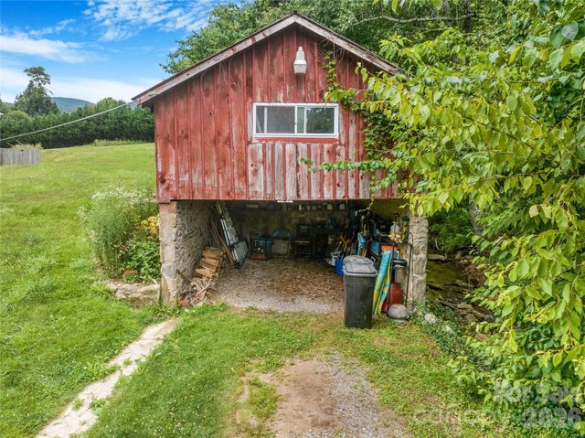 50 Rocky Branch Road, Waynesville, NC 28786