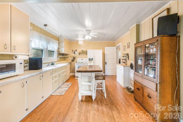 50 Rocky Branch Road, Waynesville, NC 28786