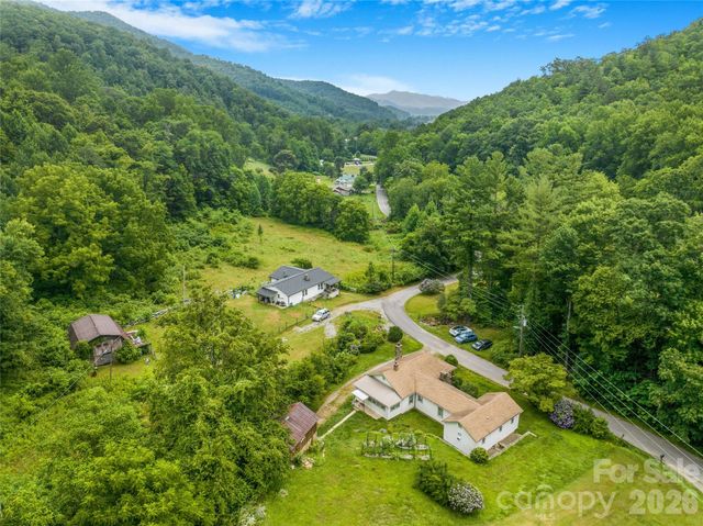 50 Rocky Branch Road, Waynesville, NC 28786