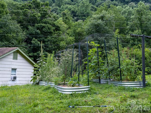 50 Rocky Branch Road, Waynesville, NC 28786