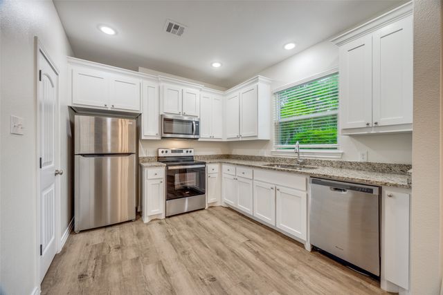 2901 S Scullin Avenue, Denison, TX 75020