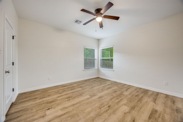 2901 S Scullin Avenue, Denison, TX 75020