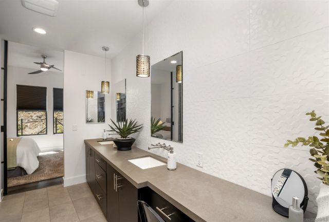 8570 Aspect Dr, San Diego, CA 92108