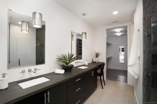 8570 Aspect Dr, San Diego, CA 92108