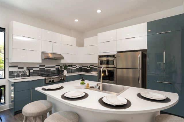 8570 Aspect Dr, San Diego, CA 92108
