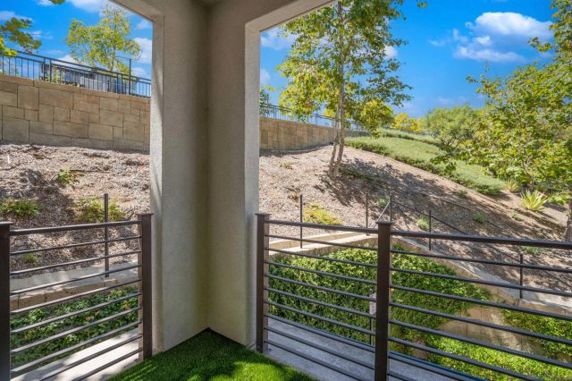 8570 Aspect Dr, San Diego, CA 92108