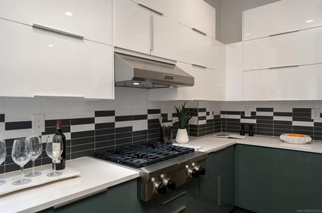 8570 Aspect Dr, San Diego, CA 92108