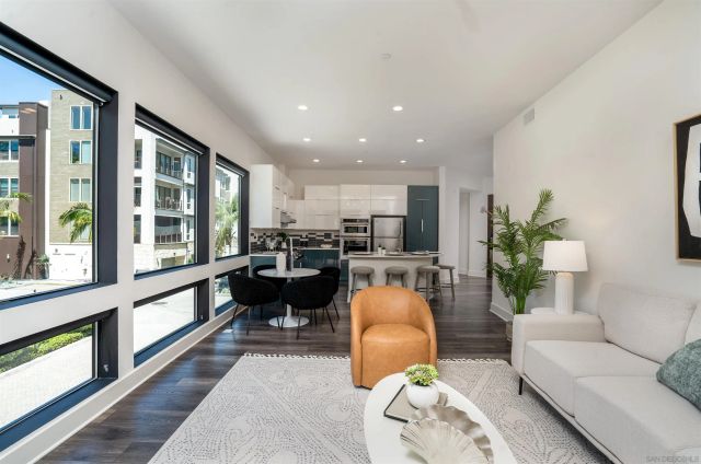 8570 Aspect Dr, San Diego, CA 92108