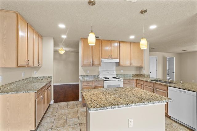 5253 Chessie Circle, Fort Worth, TX 76137