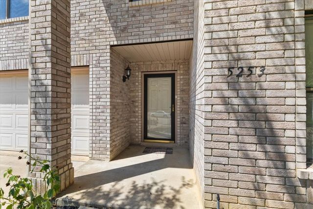 5253 Chessie Circle, Fort Worth, TX 76137