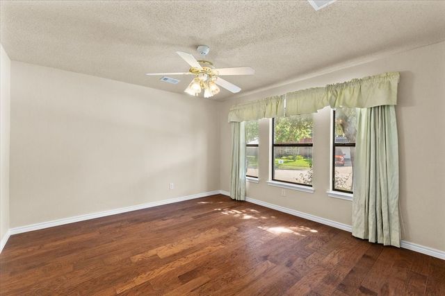 5253 Chessie Circle, Fort Worth, TX 76137