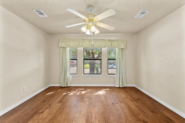 5253 Chessie Circle, Fort Worth, TX 76137