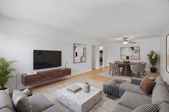 415 S LOMBARD Avenue 304, Oak Park, IL 60302