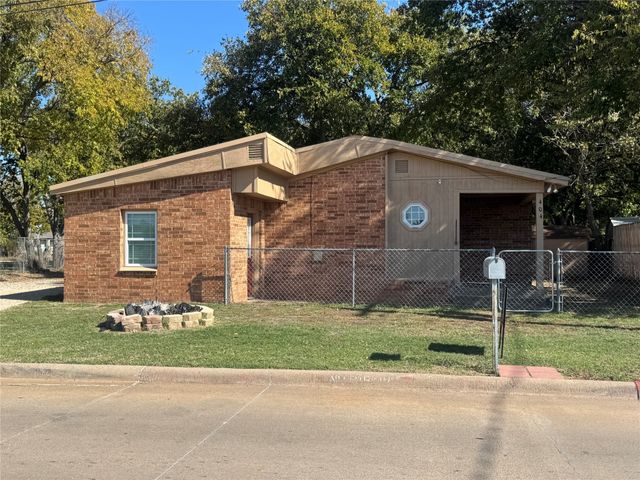 404 N Hannaford Street, Granbury, TX 76048