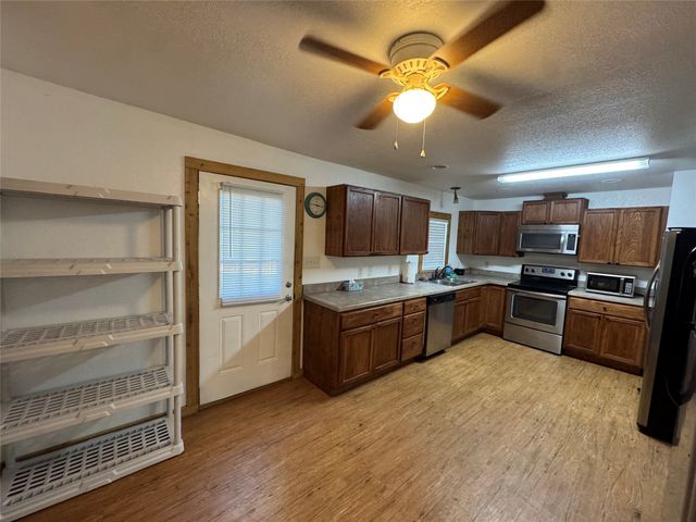 404 N Hannaford Street, Granbury, TX 76048