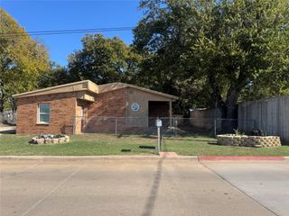 404 N Hannaford Street, Granbury, TX 76048