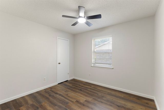 719 Matthews Court, Arlington, TX 76012