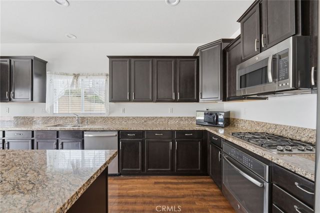 6815 Riverglen Court, Eastvale, CA 92880