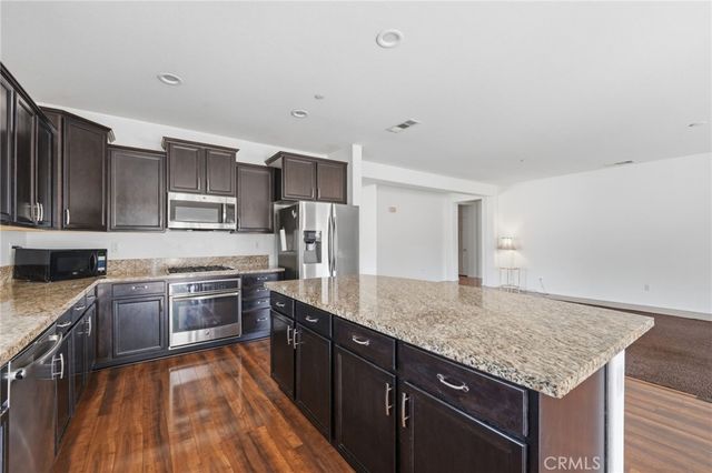 6815 Riverglen Court, Eastvale, CA 92880