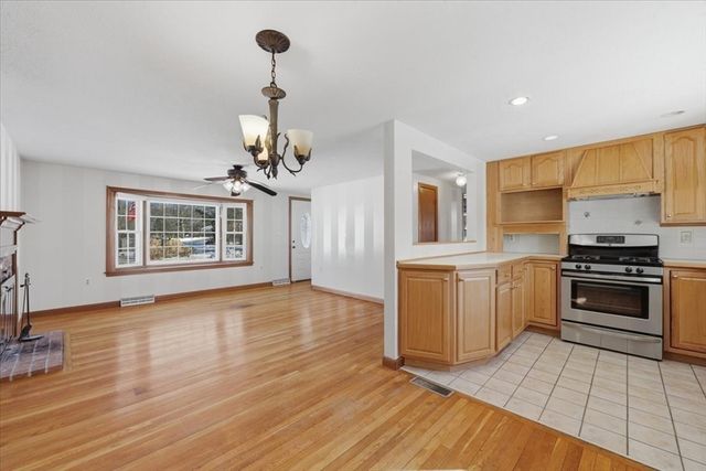 71 Clifford St, Yarmouth, MA 02664