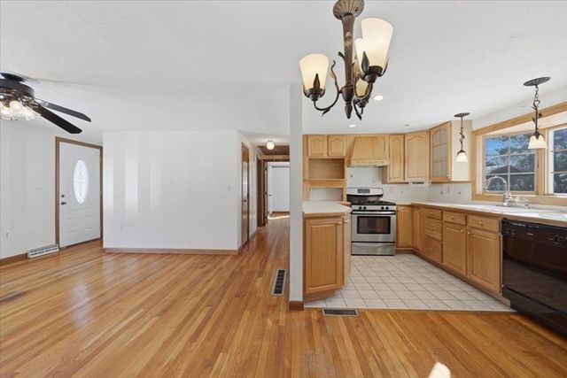 71 Clifford St, Yarmouth, MA 02664