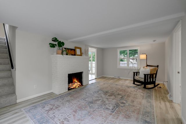 6690 Nez Perce Drive, Chanhassen, MN 55317