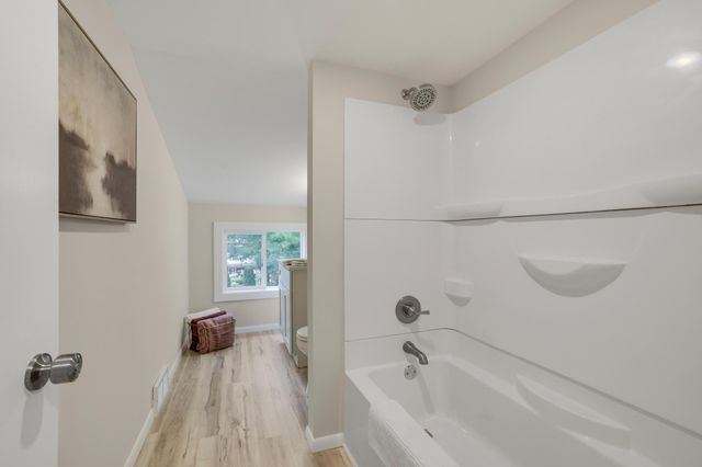 6690 Nez Perce Drive, Chanhassen, MN 55317