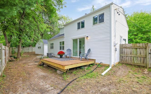 6690 Nez Perce Drive, Chanhassen, MN 55317