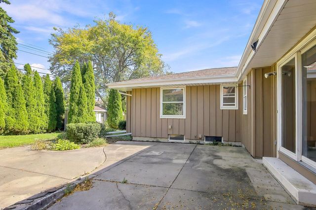 4726 69th STREET, Kenosha, WI 53142